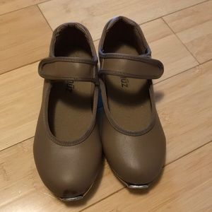 Danshuz Tap Shoes- Kids